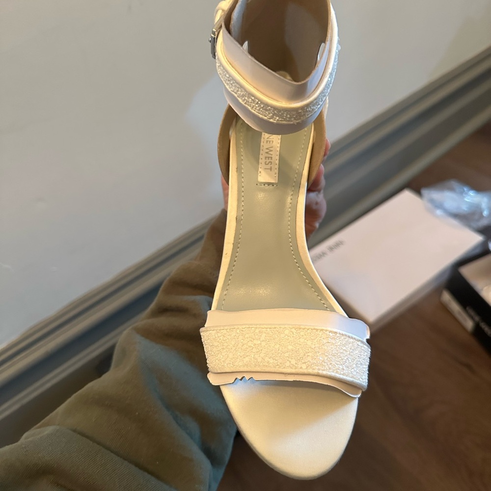 Nine West White Block Heel - Picture 3 of 5